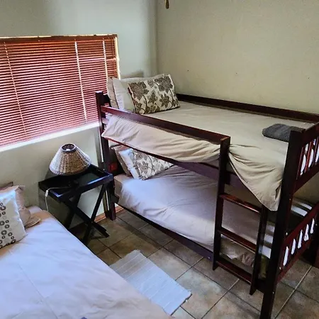 Da Gama Lake Cottages - Coral Tree And Cormorant Cottages White River Room photo