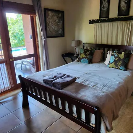 Da Gama Lake Cottages - Coral Tree And Cormorant Cottages White River Room photo